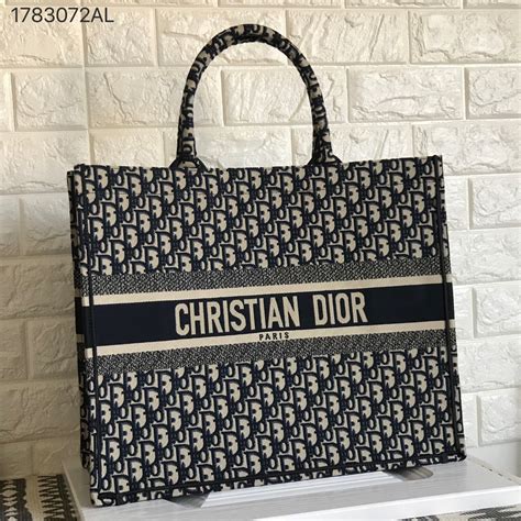 christian dior original bag price|christian dior azienda.